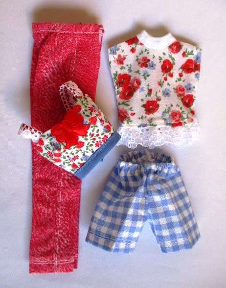 Barbie doll`s mix and match set - red/blue