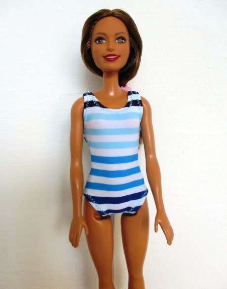 Barbie doll`s SUMMER HOLIDAY set No 19 - 5 outfits plus sleeping bag