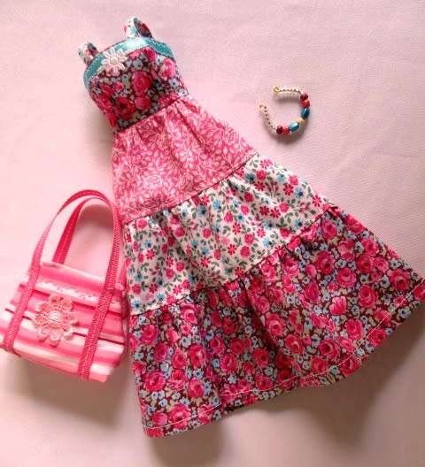 Barbie doll`s long dress, bag and necklace - pink/turquoise