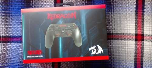 REDRAGON SATURN Wired PC Controller Black
