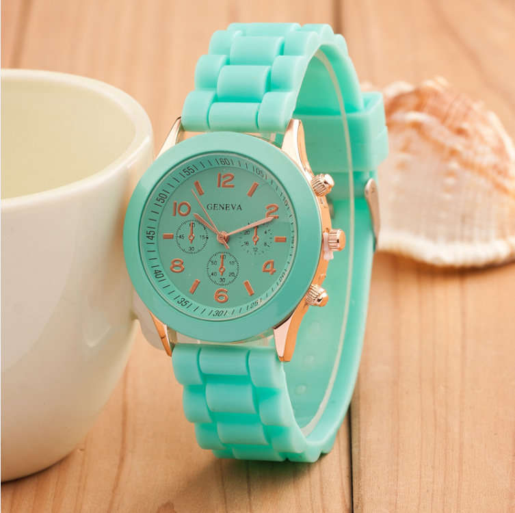 Watch Women Fashion Style Silicone Rubber Wristwatch