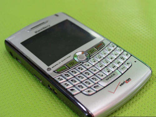 Genuine Blackberry 8830 Smart Phone Boxed with all accessories Unlocked Silver