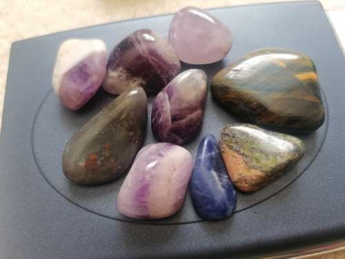 MIXED NATURAL STONES - About 39gr