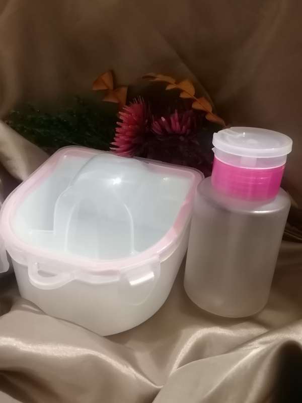 Nail Gel Soak bowl with 150 ml Push Down Pump Dispenser Bottle