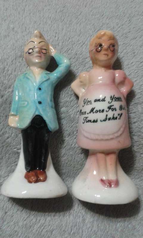 Set Of Grandma and Grandpa Salt and Pepper Shakers - Hight 12cm
