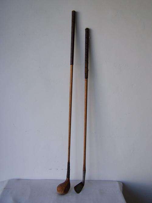 golf clubs ... hickory shafts ... collectable !!!