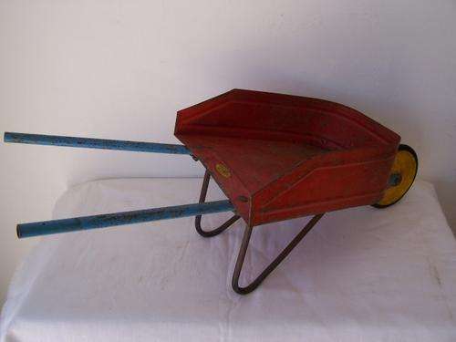 child's wheelbarrow .... so sweet !!!
