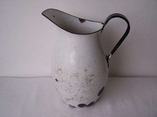 large enamel jug for decor ... pleasing shape !!!