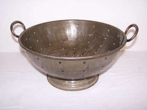 HUGE colander ... fab !!!