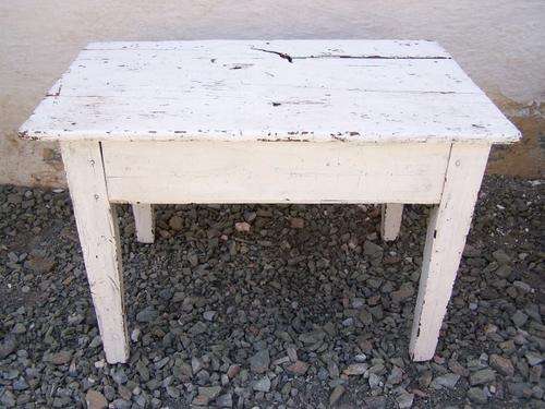 painted...great coffee table !!!