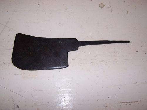 axe or chopper...interesting too !!!