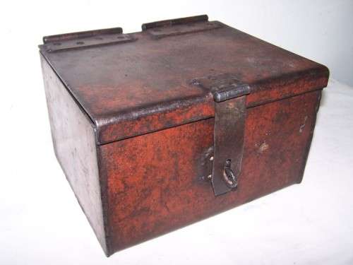 metal box ... a homemade safe !!!