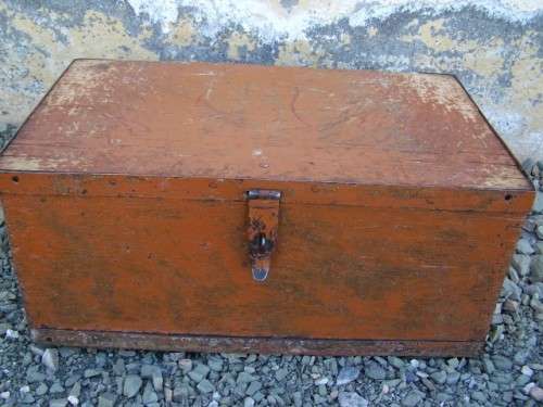 box ... metal trimmed and dove-tailed !!!
