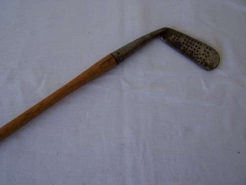 putter ... with a wooden shaft !!!