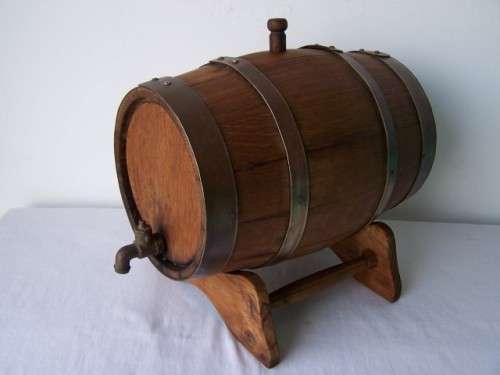 cask on a stand ... of oak !!!