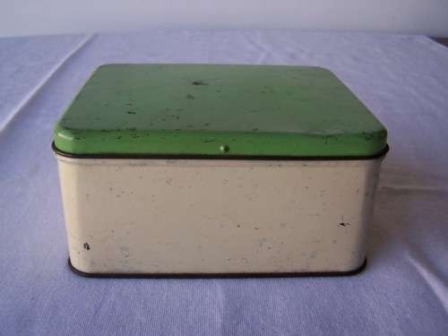 lunch box ...  for school in the 60's !!!