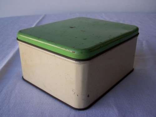 lunch box ...  for school in the 60's !!!