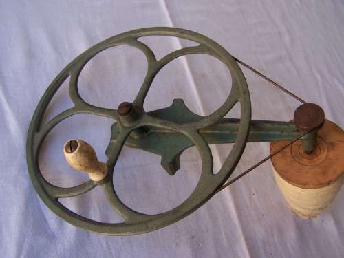 winder ...  for wool or yarn !!!