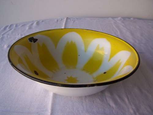 bowl ... bright and cheerful !!!