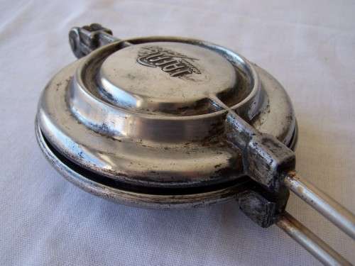 jaffle iron ...  well used !!!