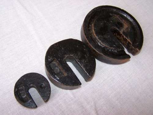 3 weights ...  for a scale !!!