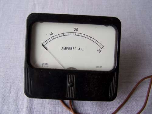 imperes AC ... bakelite !!!
