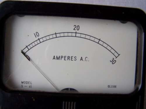 imperes AC ... bakelite !!!