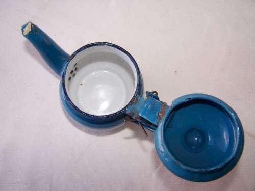 teapot ... cheerful and teeny !!!