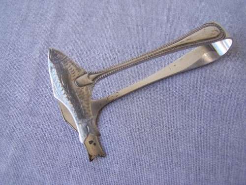 tongs ... for sardines !!!