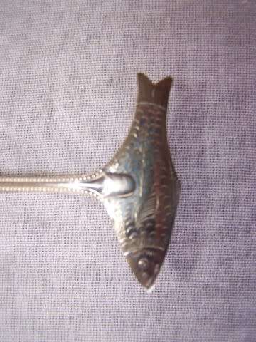 tongs ... for sardines !!!