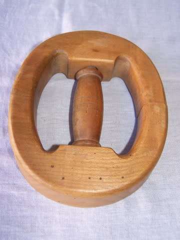 stretcher ...  for hats !!!