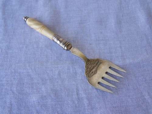fork ...  for serving the sardines !!!