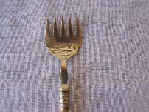 fork ...  for serving the sardines !!!