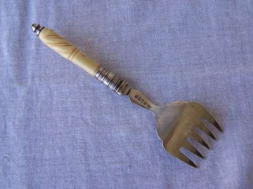 fork ...  for serving the sardines !!!