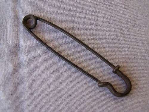 safety pin ...  mega !!!