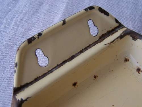 soap-dish ... always useful !!!