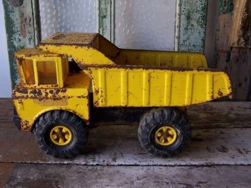 tip truck ... tonka !!!