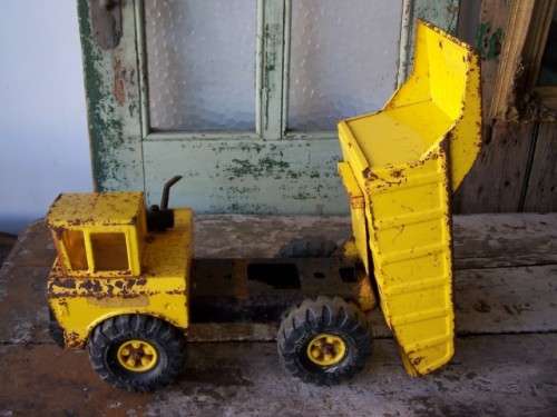 tip truck ... tonka !!!