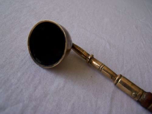 snuffer ... with a stunning slim handle !!!