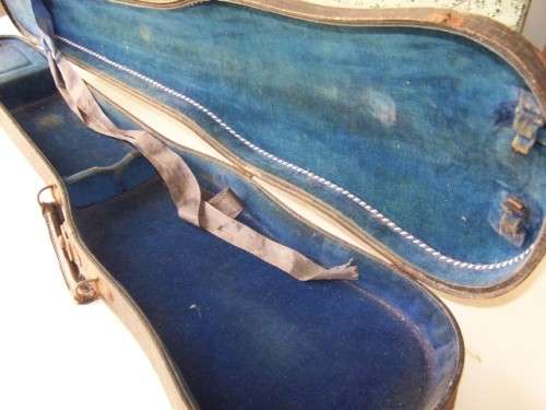 case ... for a violin !!!