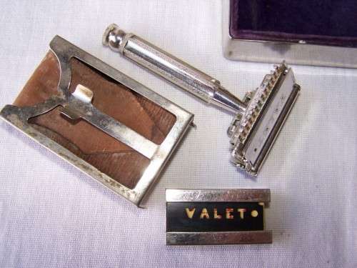 razor ... grandly cased !!!