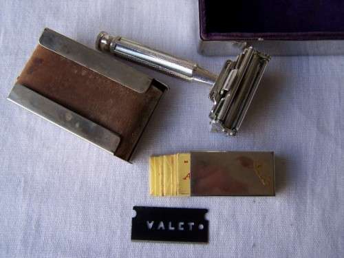 razor ... grandly cased !!!