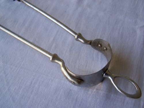 tongs ... for the fire !!!
