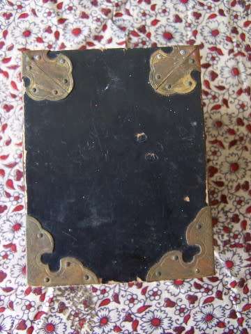 card box ... beautiful metal detail, needing tlc !!!