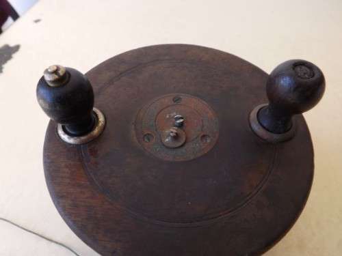 fishing reel ... of wood and brass !!!