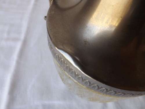 jug ... reglued & leaks ... so for repair or flowers !!!