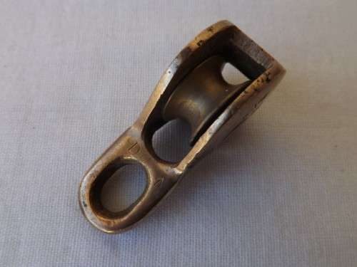 small rope pulley ... of brass !!!