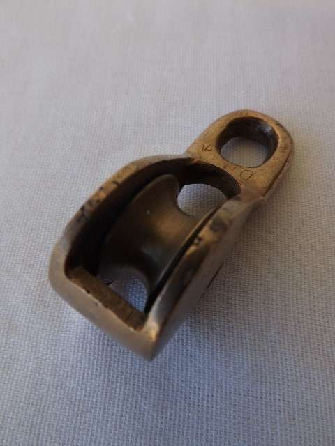 small rope pulley ... of brass !!!
