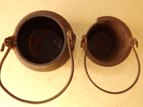 teeny pot ... for glue !!!