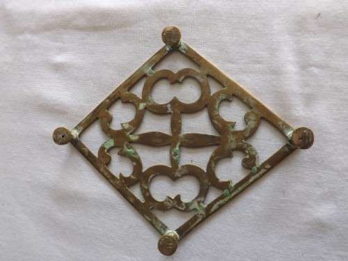 trivet ... brass !!!